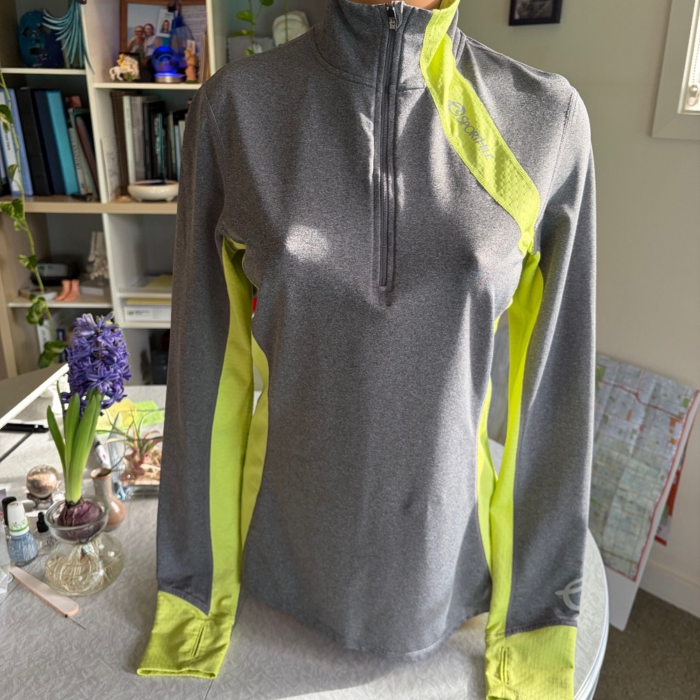 Get outside in this sporty bike top.